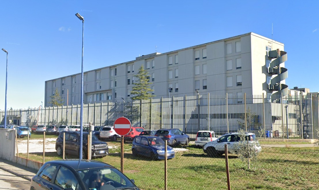 Arrestata al Castrogno con droga nascosta nelle scarpe