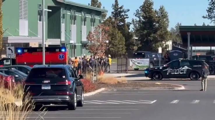 Oregon, quattro vittime in una scuola: ucciso anche l’assalitore