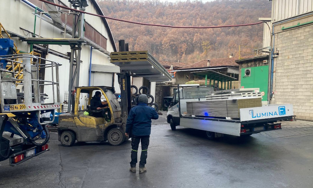 Operaio muore schiacciato in un cestello a Sarezzo