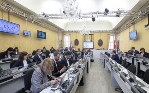 Carceri: sovraffollamento, carenza di personale e di assistenza sanitaria