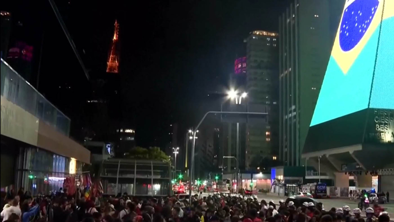 In Brasile è sempre Bolsonaro contro Lula: 47 contro 45% alle Presidenziali, si va al ballottaggio