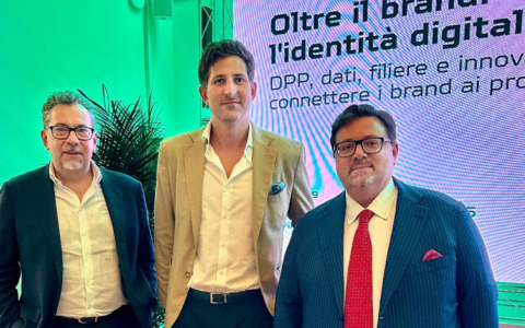 Passaporto digitale dei prodotti, la svolta di UCI per acquisti piu leggeri e trasparenti