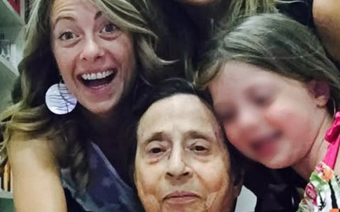 Oggi è la Festa dei nonni, la premier: “Parte fondamentale delle nostre radici”