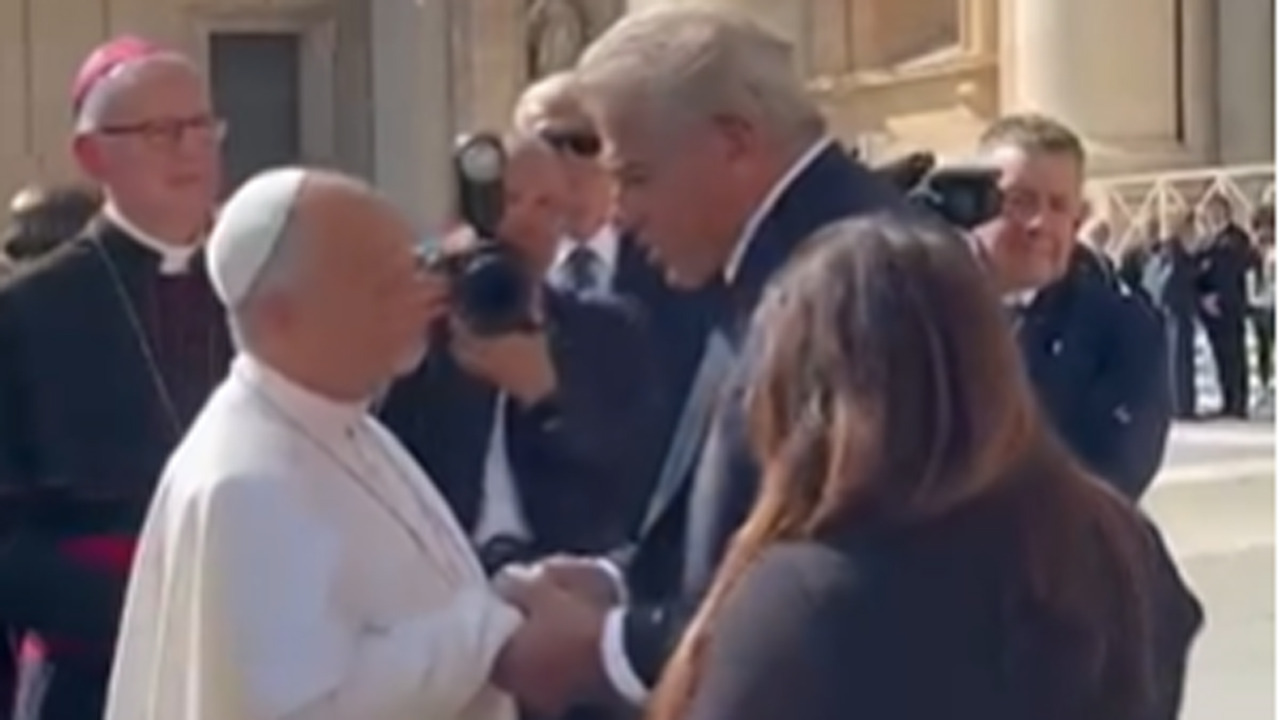 Lou Ferrigno incontra Leone XIV in Vaticano