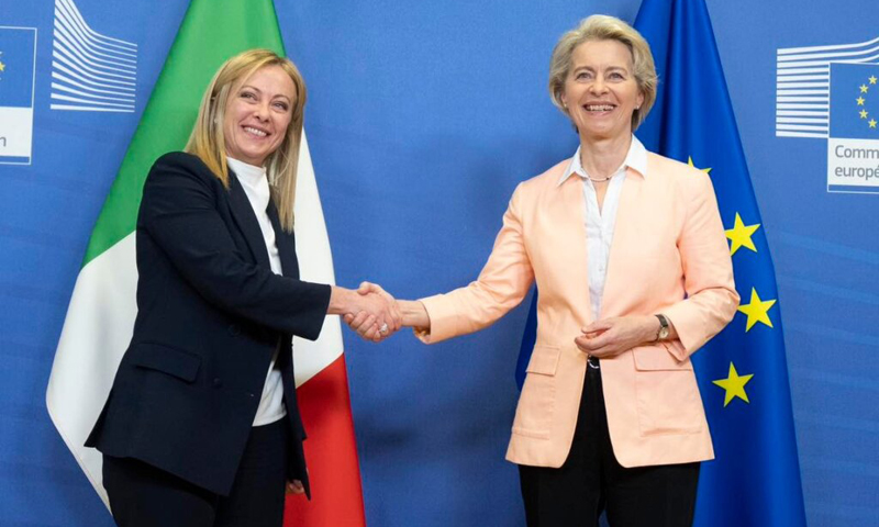 Meloni scrive a Ursula von der Leyen: “Serve flessibilità contro l’inflazione causata dal caro energia”