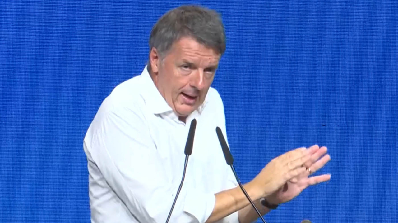 Renzi dalla Leopolda si rivolge ai riformisti di FI: “Nel Campo largo accogliere nuove forze progressiste”