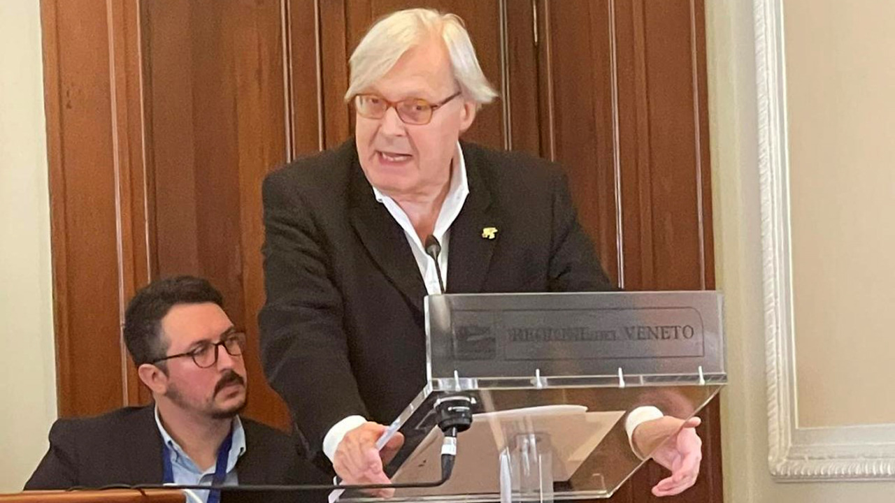 Sgarbi da ieri sera ricoverato in terapia intensiva al Gemelli di Roma