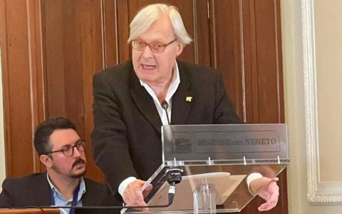 Sgarbi da ieri sera ricoverato in terapia intensiva al Gemelli di Roma