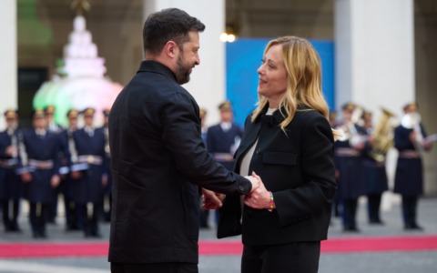 Meloni: sostegno a Kiev e critiche all’intesa sul gasolio russo